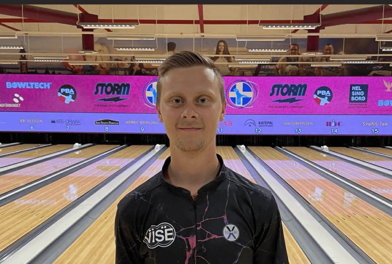 Svensson Leads Storm Lucky Larsen Masters After Day 1