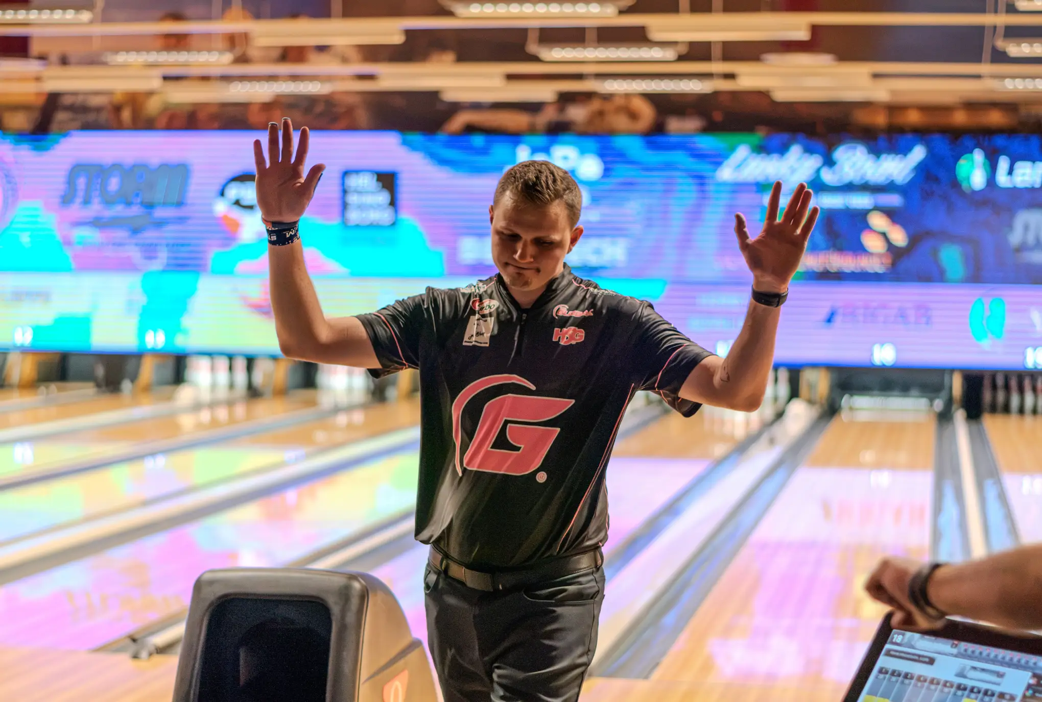 Local Bowling Worker Stuns PBA Stars to Win SLLM Qualifying
